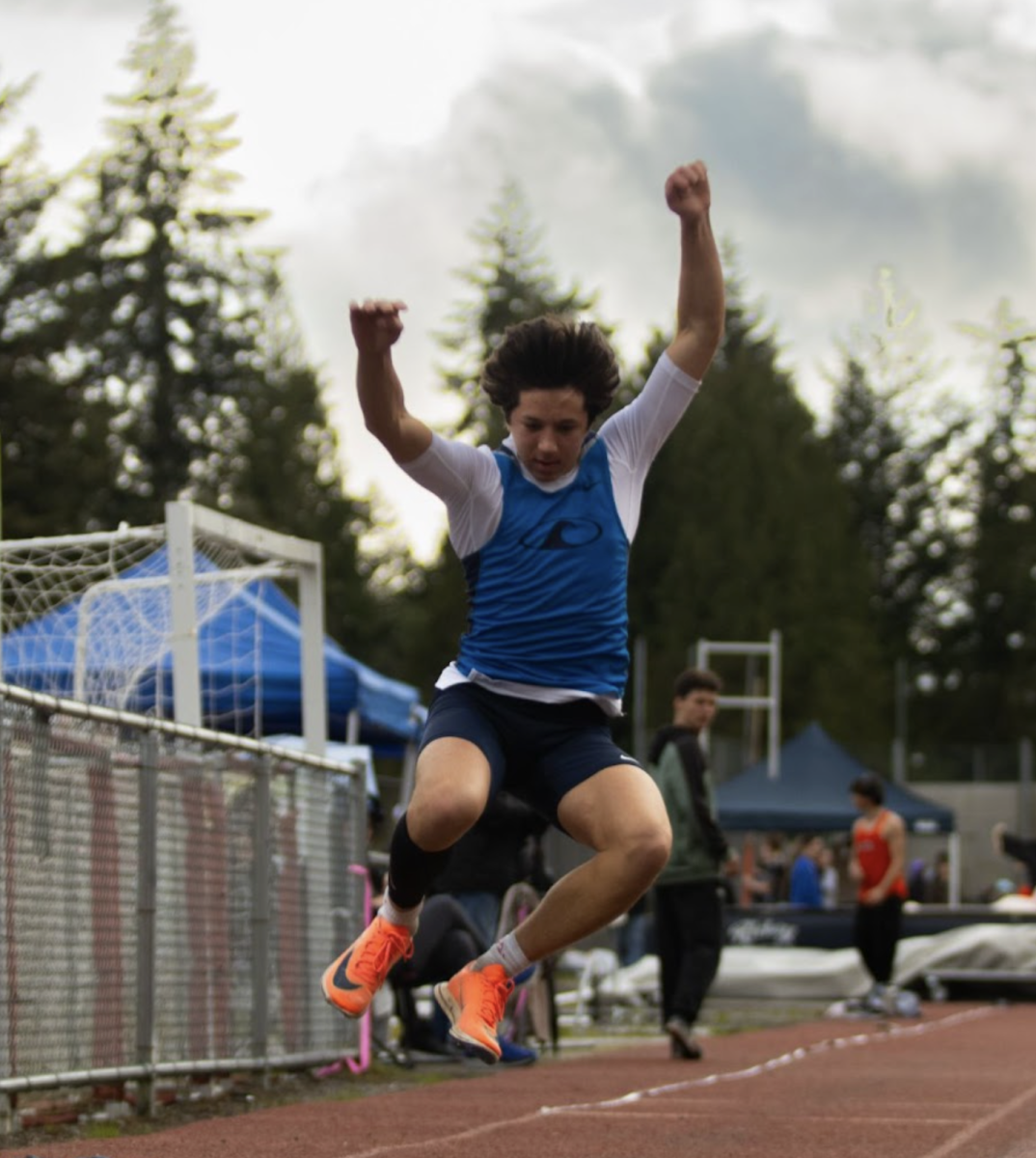 Track and Field goes to Big 5 Invite